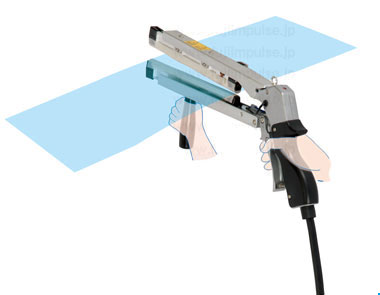 縦型ハンディシーラー使用イメージの写真