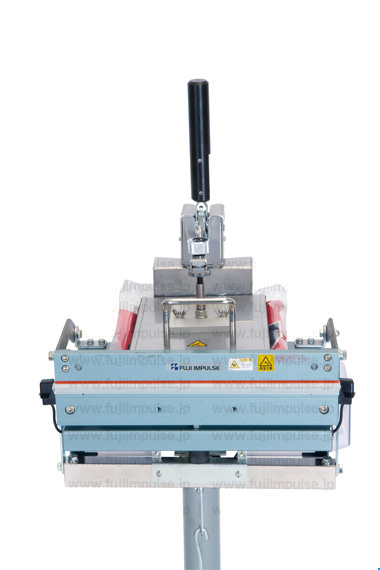 PXをFi-400Yに取り付けた状態のシーラー頭部の写真